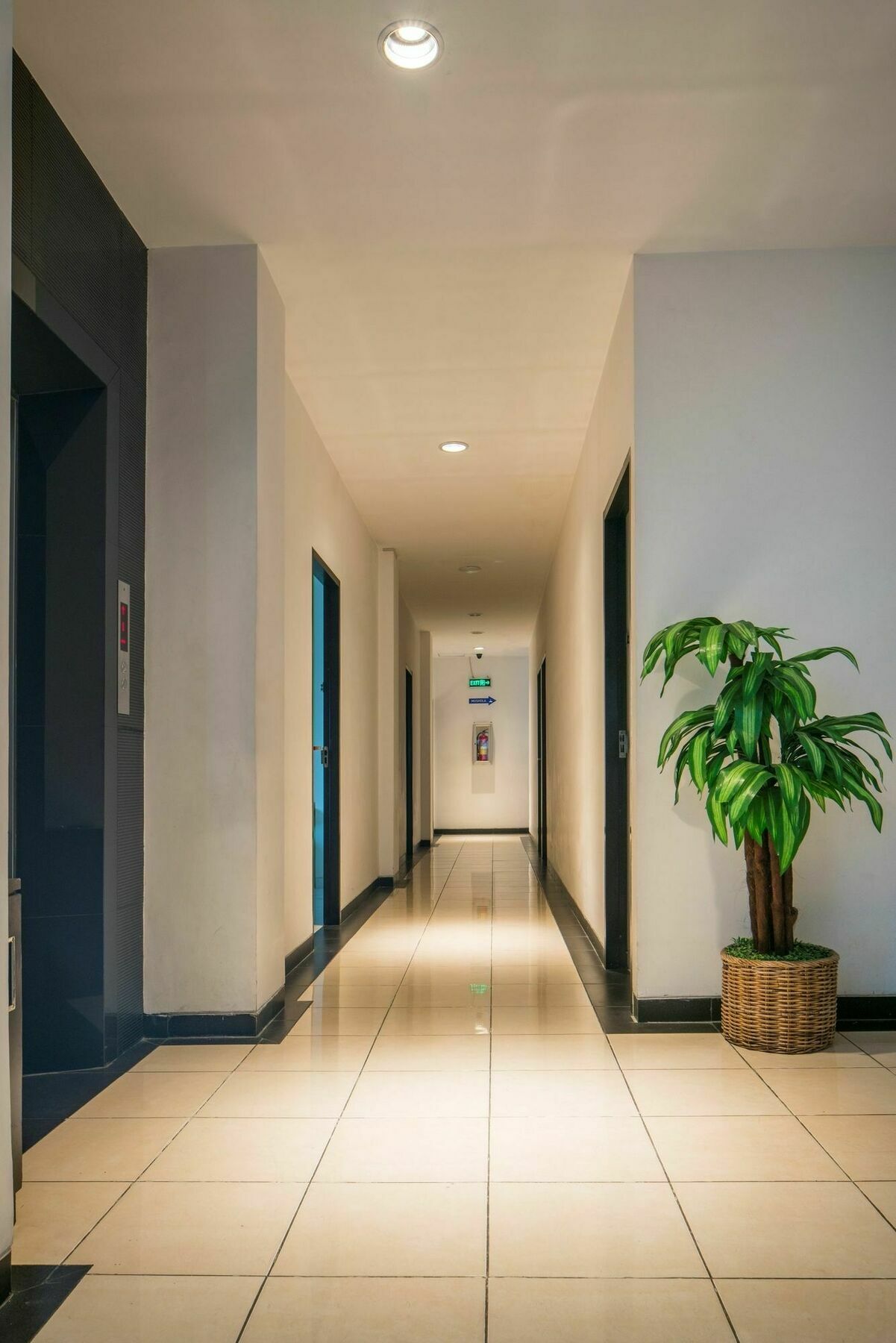 Hotel 88 Mangga Besar Raya 120 Jakarta By Wh Exterior foto